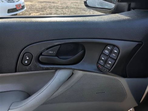 Used 2007 Ford Focus SE FWD image 19