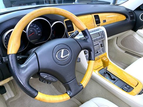 Used 2002 Lexus SC 430 Base 2dr Convertible RWD image 6