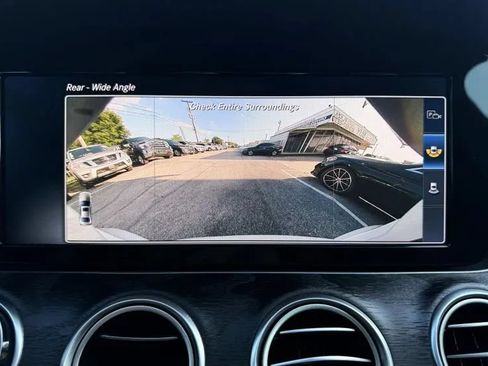 Used 2017 Mercedes-Benz E 300 image 36