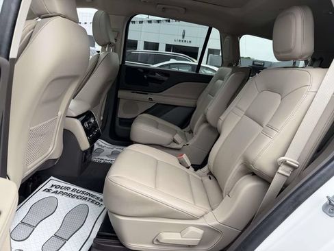Used 2023 Lincoln Aviator AWD w/ Premium Package image 14