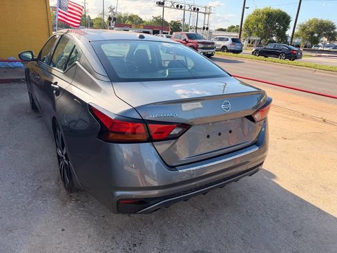 Used 2020 Nissan Altima 2.5 SR image 3