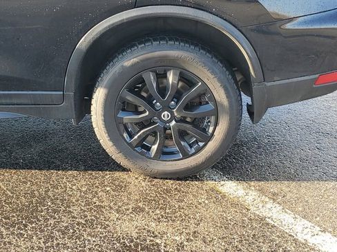 Used 2019 Nissan Rogue SV image 10