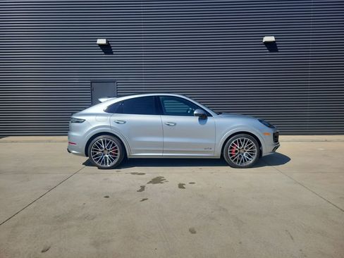 Certified 2022 Porsche Cayenne GTS image 6