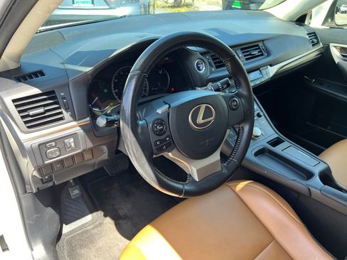Used 2017 Lexus CT 200h w/ Accessory Package 2 image 14
