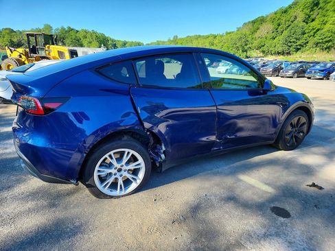 Used 2023 Tesla Model Y AWD image 4
