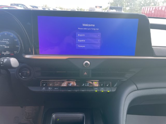 Used 2025 Toyota Crown Signia AWD/4WD image 13