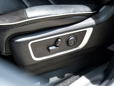 Used 2023 RAM 1500 Laramie AWD/4WD image 45