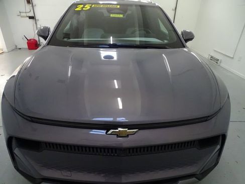 Used 2025 Chevrolet Equinox EV LT FWD image 23