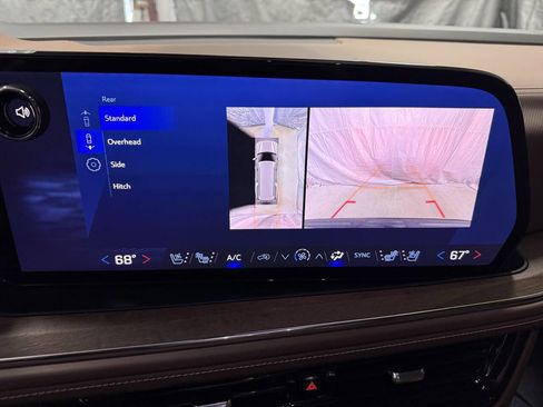 Used 2025 Chevrolet Suburban High Country image 24