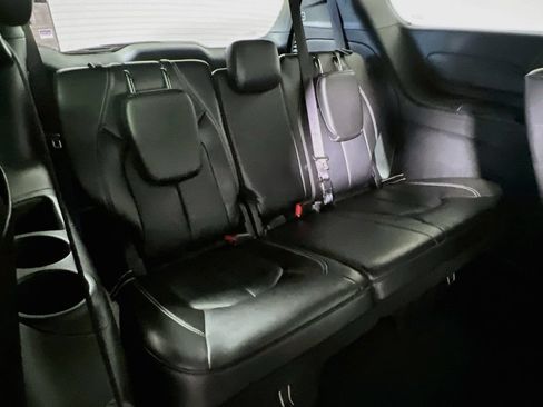 Used 2025 Chrysler Pacifica Select FWD image 23