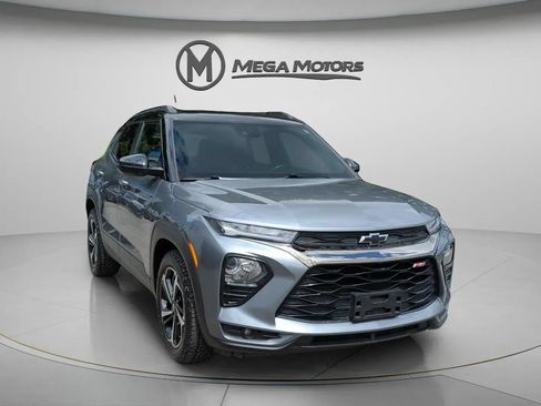Used 2021 Chevrolet TrailBlazer RS w/ Technology Package FWD image 11