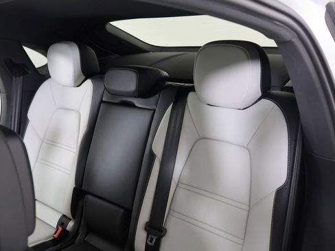 Certified 2025 Porsche Cayenne E-Hybrid Coupe AWD/4WD image 10