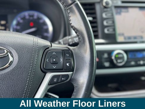 Used 2019 Toyota Highlander XLE image 10