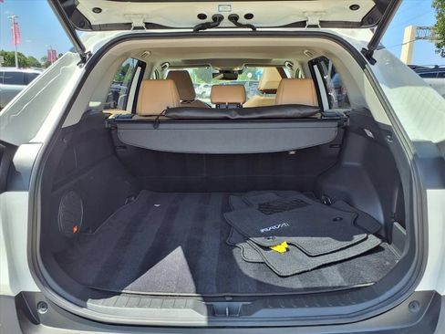 Used 2020 Toyota RAV4 XLE Premium FWD image 14