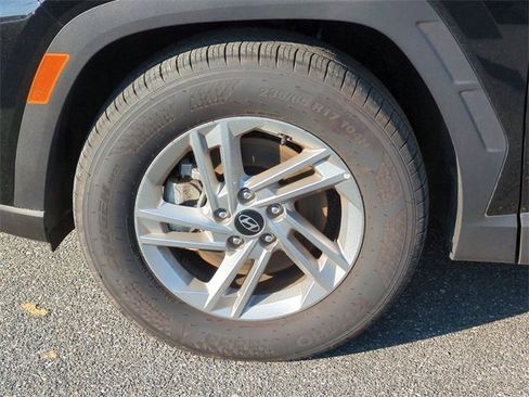 New 2025 Hyundai Tucson SE image 11