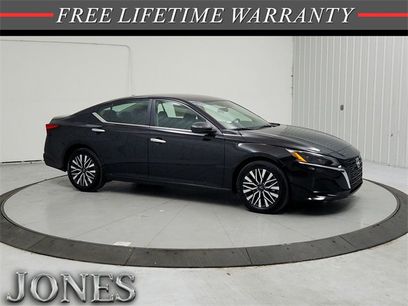 Used 2024 Nissan Altima 2.5 SV