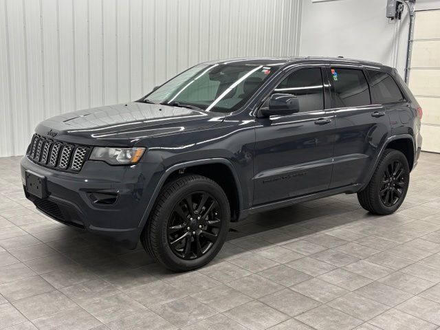 Used 2018 Jeep Grand Cherokee Altitude AWD/4WD image 5