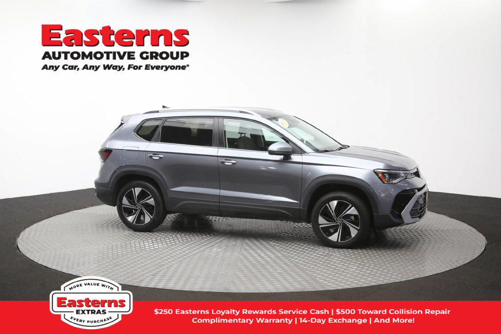 Used 2025 Volkswagen Taos SE AWD/4WD image 46