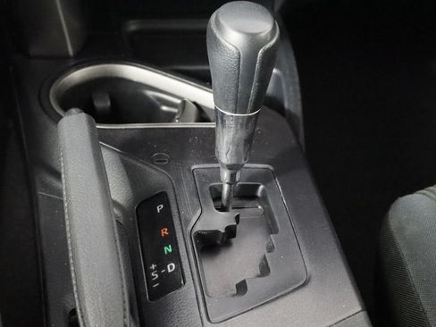 Used 2017 Toyota RAV4 LE FWD image 27