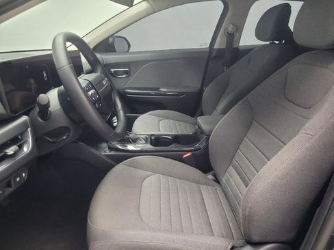 Used 2025 Kia K4 EX image 17