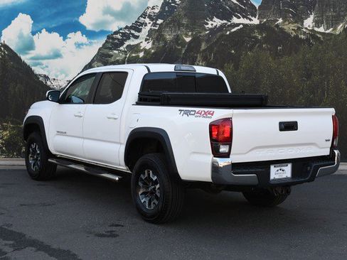 Certified 2019 Toyota Tacoma TRD Off-Road AWD/4WD image 9
