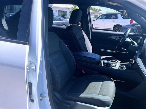 Used 2024 Chevrolet Traverse LT AWD/4WD image 30