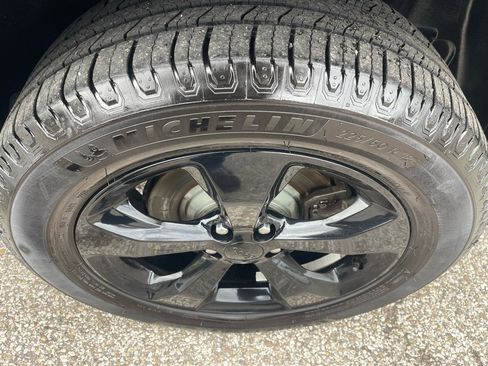 Used 2020 Jeep Cherokee Latitude Plus AWD/4WD image 8