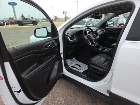 Used 2021 GMC Acadia SLT w/ Preferred Package image 17