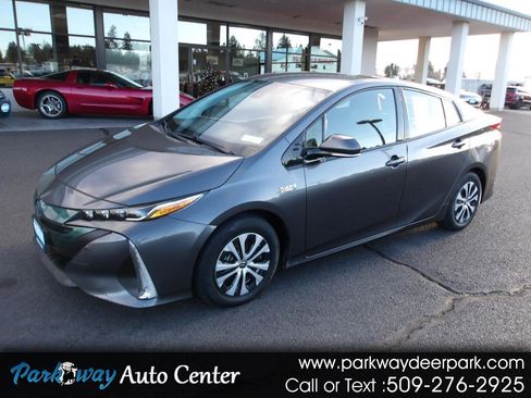 Used 2020 Toyota Prius Prime XLE FWD image 1