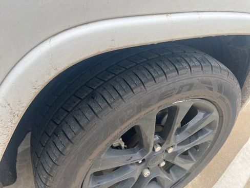 Used 2017 Jeep Grand Cherokee Altitude image 6