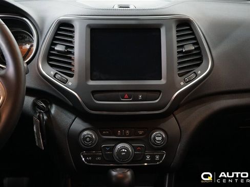 Used 2022 Jeep Cherokee Sport AWD/4WD image 21