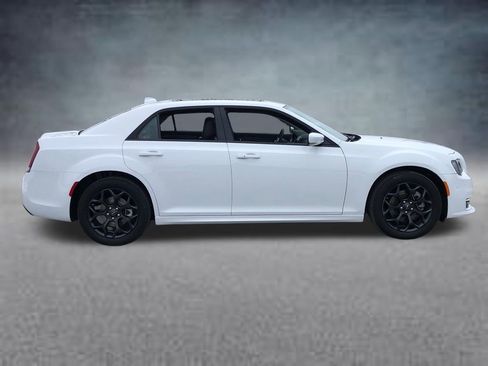 Used 2023 Chrysler 300 Touring L w/ Popular Equipment Group image 9
