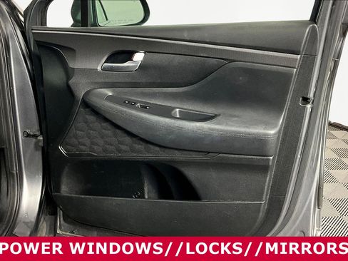 Used 2019 Hyundai Santa Fe SE image 25