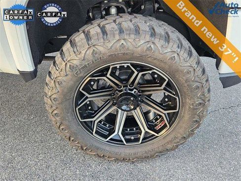 Used 2020 GMC Sierra 2500 AT4 w/ AT4 Premium Package image 17