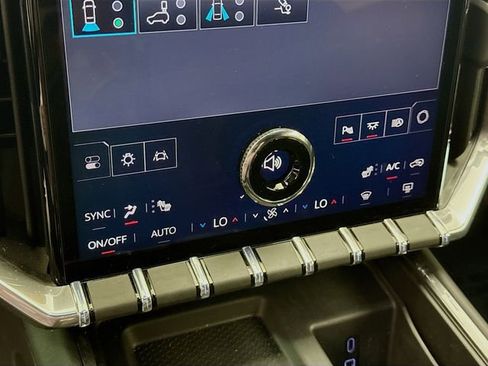 Used 2026 GMC Acadia Elevation w/ Elevation Premium Package AWD/4WD image 19