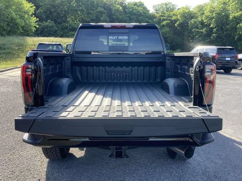 New 2026 GMC Sierra 3500 AT4 w/ LPO, Black Badging Package AWD/4WD image 11