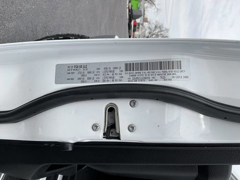 Used 2018 RAM 2500 Tradesman w/ Chrome Appearance Group image 18