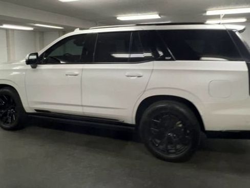 Used 2023 Cadillac Escalade Sport Platinum w/ LPO, ONYX Package AWD/4WD image 6