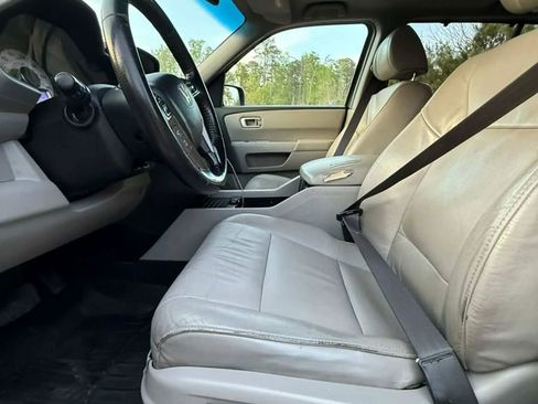 Used 2011 Honda Pilot Touring image 2