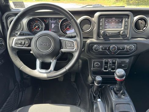 Used 2020 Jeep Gladiator Sport w/ Quick Order Package 23S AWD/4WD image 17