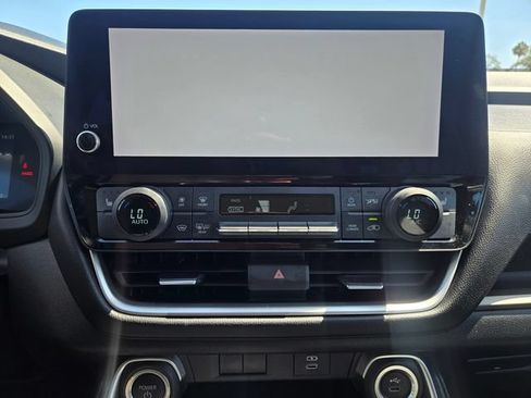 Used 2024 Toyota Grand Highlander XLE FWD image 15