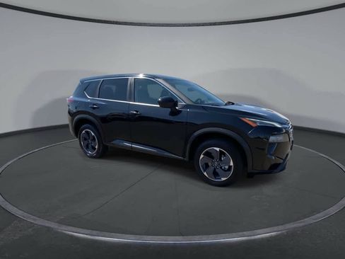 Used 2024 Nissan Rogue SV FWD image 2