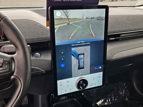 Certified 2025 Ford Mustang Mach-E Premium image 27