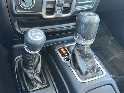 Used 2025 Jeep Wrangler Unlimited Sahara image 24