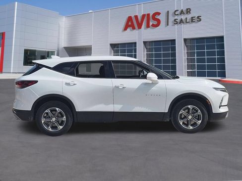 Used 2025 Chevrolet Blazer LT FWD image 5
