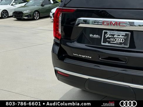 Used 2024 GMC Yukon SLT w/ SLT Premium Package AWD/4WD image 17