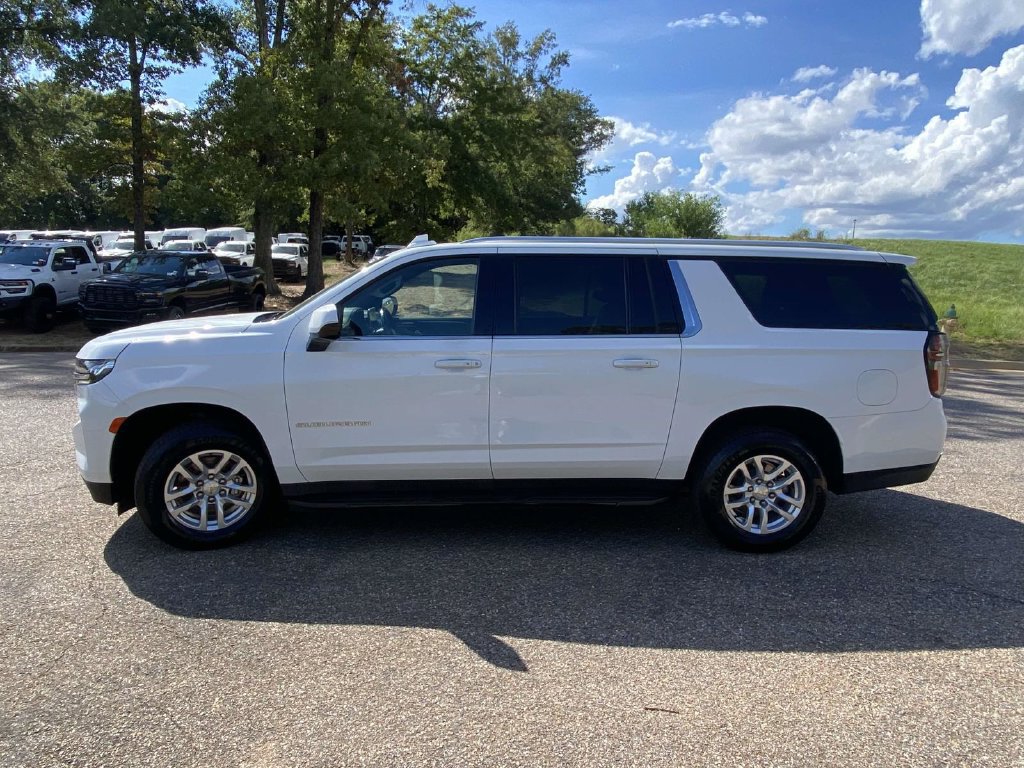 Used 2021 Chevrolet Suburban LS w/ Driver Alert Package AWD/4WD image 5