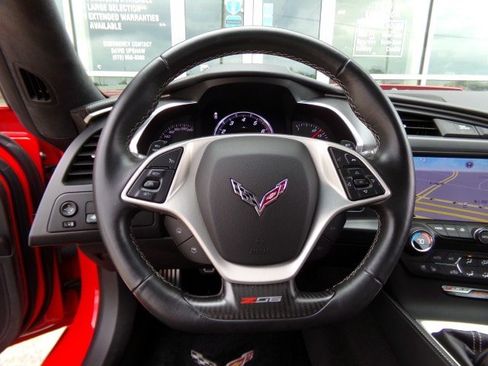 Used 2015 Chevrolet Corvette Z06 w/ 3LZ Preferred Equipment Group RWD image 19