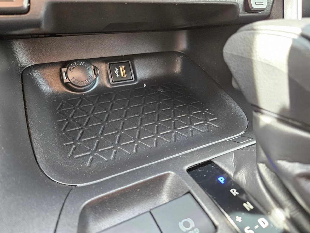 Used 2024 Toyota RAV4 XLE FWD image 28