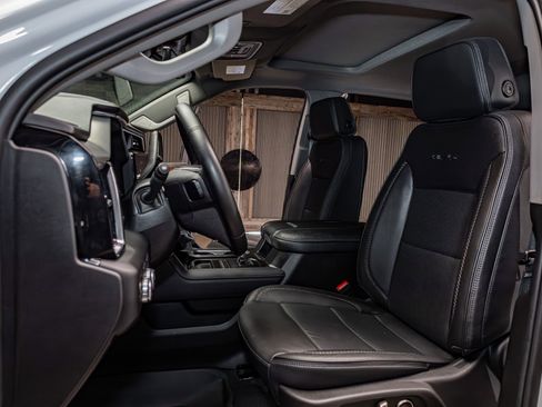 Used 2025 GMC Sierra 3500 Denali w/ Denali Reserve Package image 23